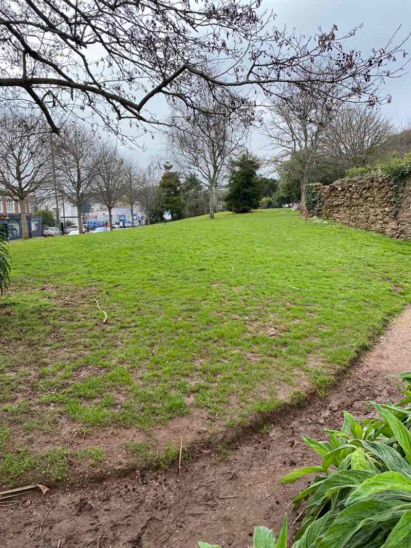 walking near me in Preston Gardens in winter