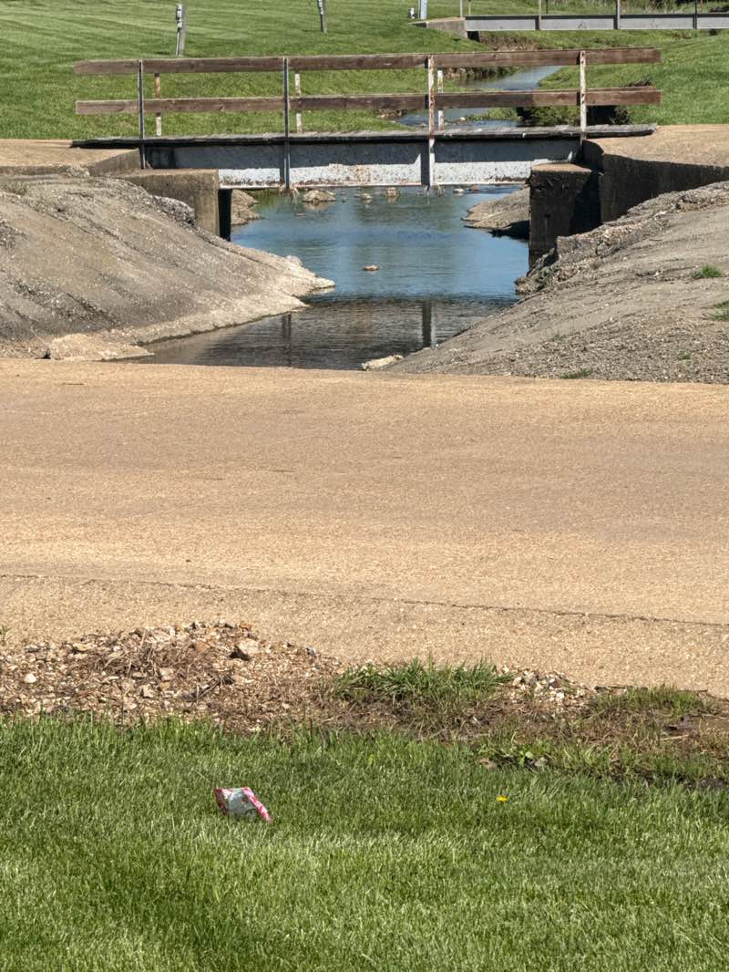 walking near me in Dallas County Community Park in spring