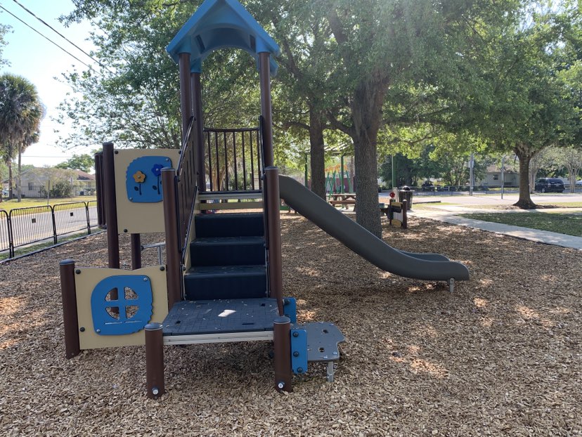 walking near me in Zander's Park and Bouler Pool in spring