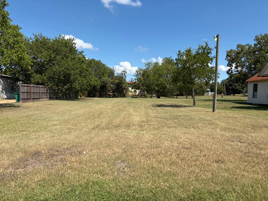walking near me in Lester Park in autumn