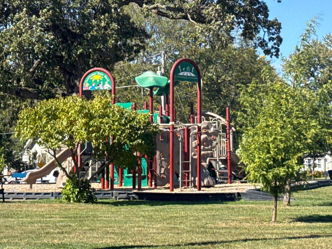 walking near me in Westside Park in autumn
