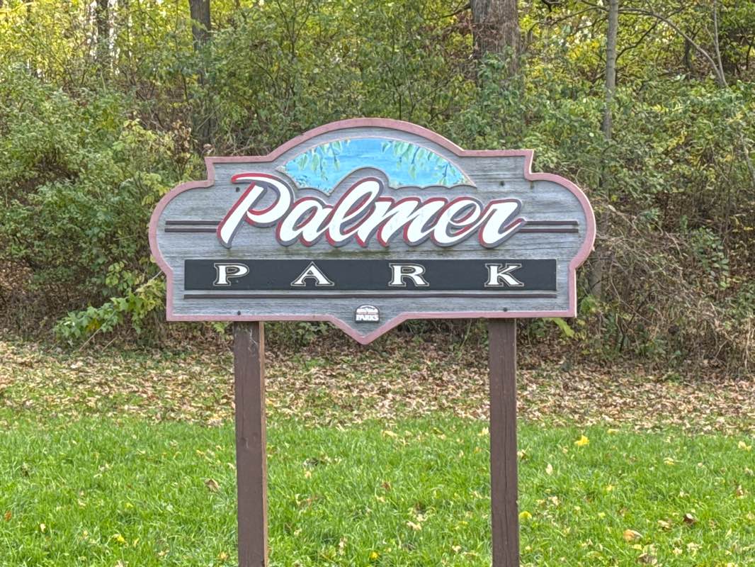 walking near me in Palmer Park in autumn