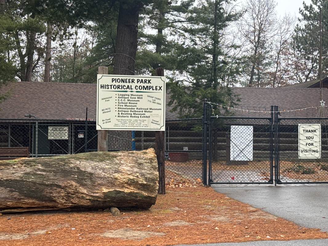 walking near me in Pioneer Park in autumn