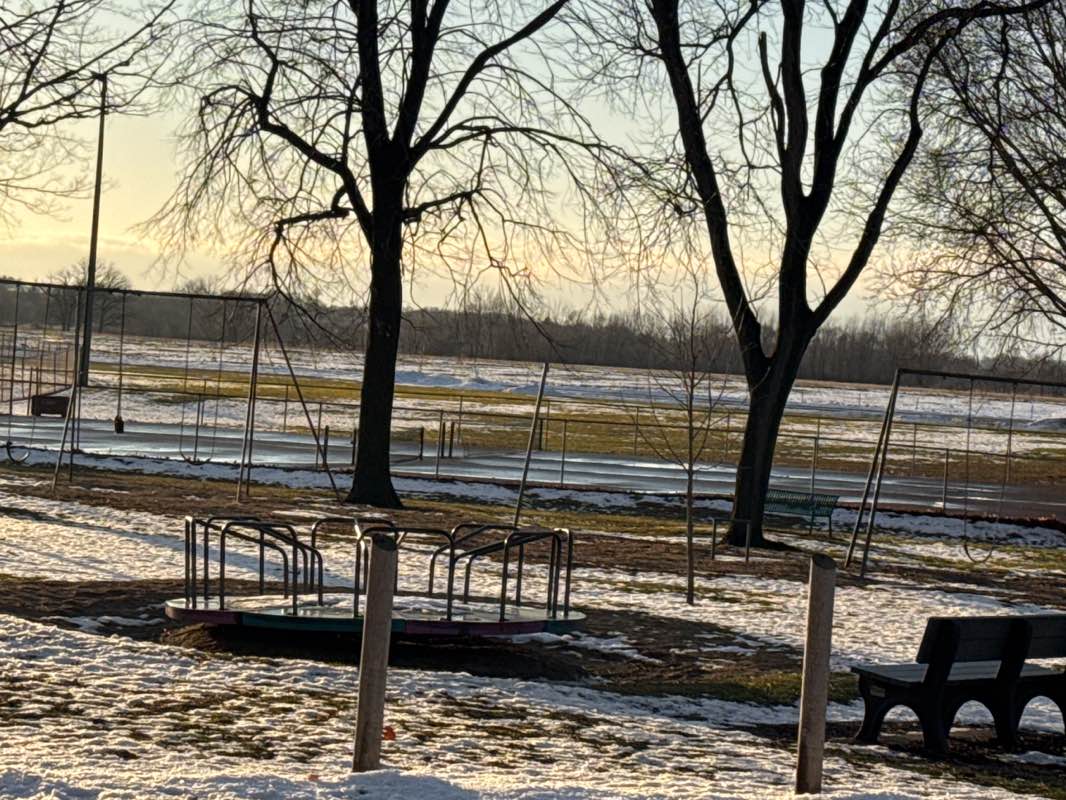 walking near me in Legion Park in winter