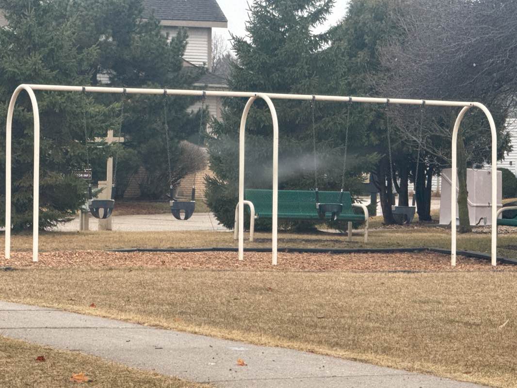 walking near me in Stonefield Park in spring