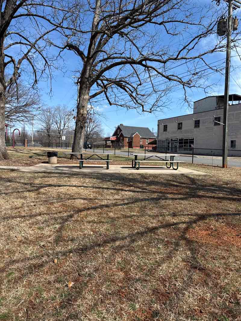 walking near me in Fairview Heights Recreation Center in spring