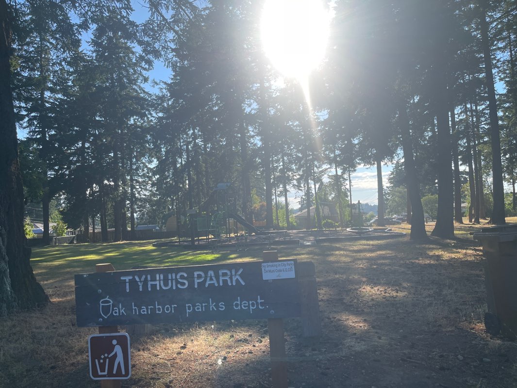walking near me in Tyhuis Park in summer