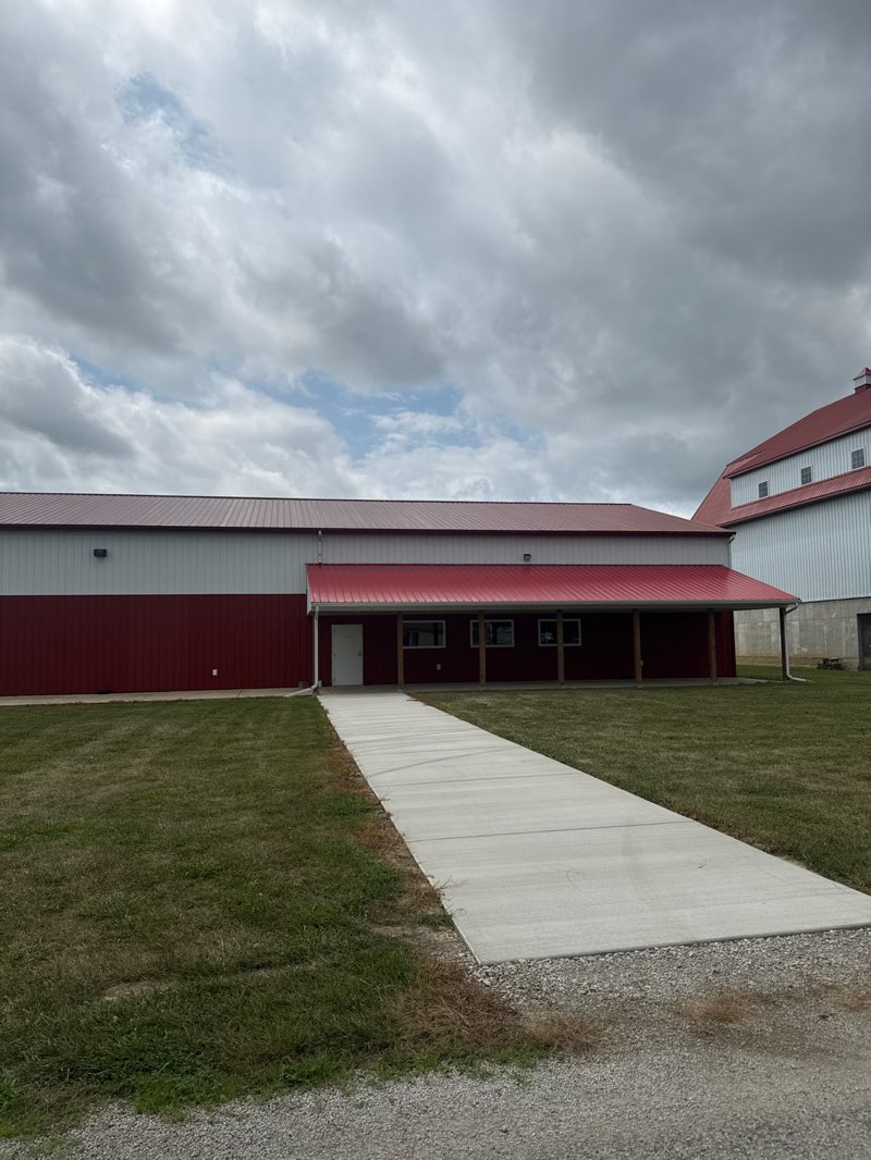 walking near me in Monticello Railway Museum in summer