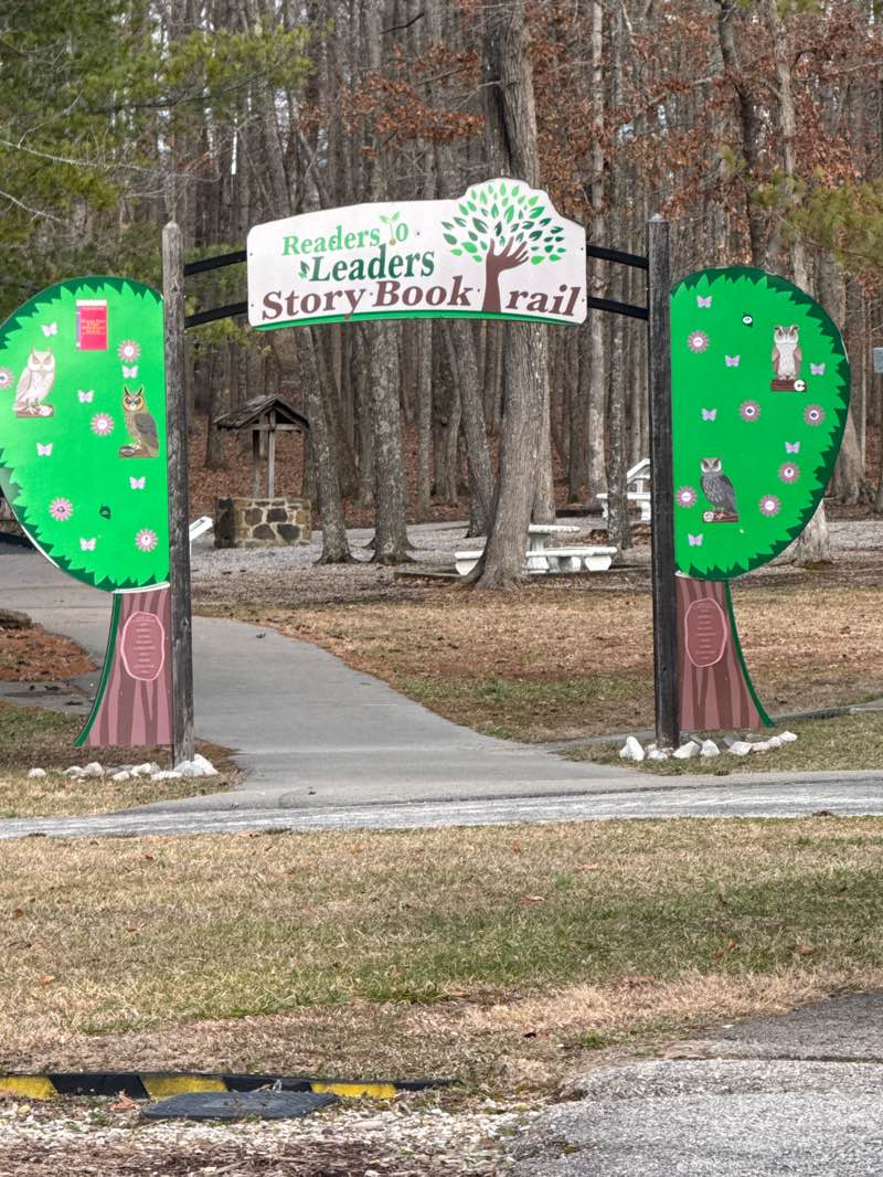 walking near me in Eubank City Park in spring