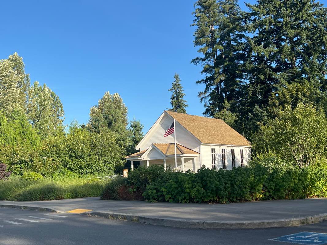 walking near me in Centennial Park in summer