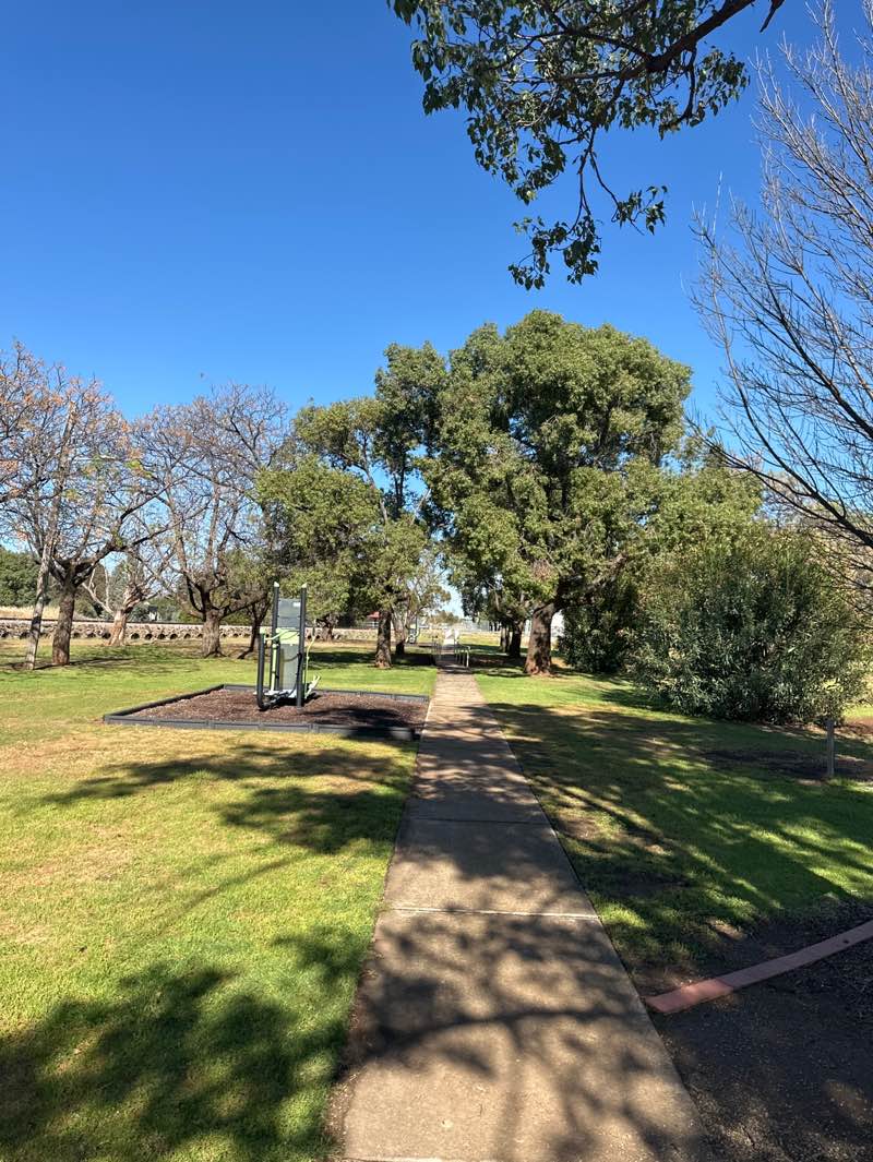 walking near me in Stewart Park in spring