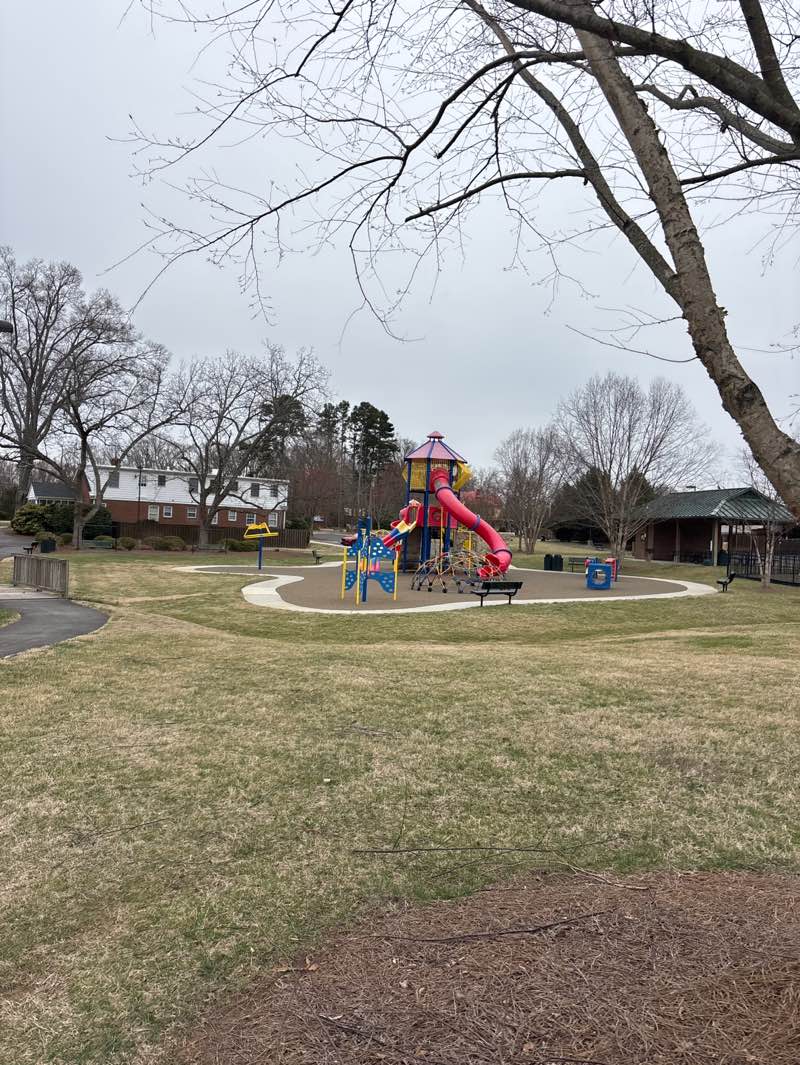 walking near me in Town Center Park in spring