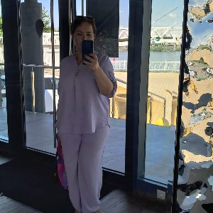 Роксана 💜🤍 profile