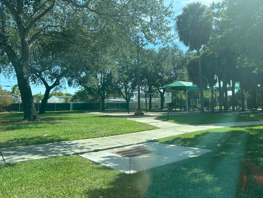 walking near me in North Andrews Neighborhood Park in autumn