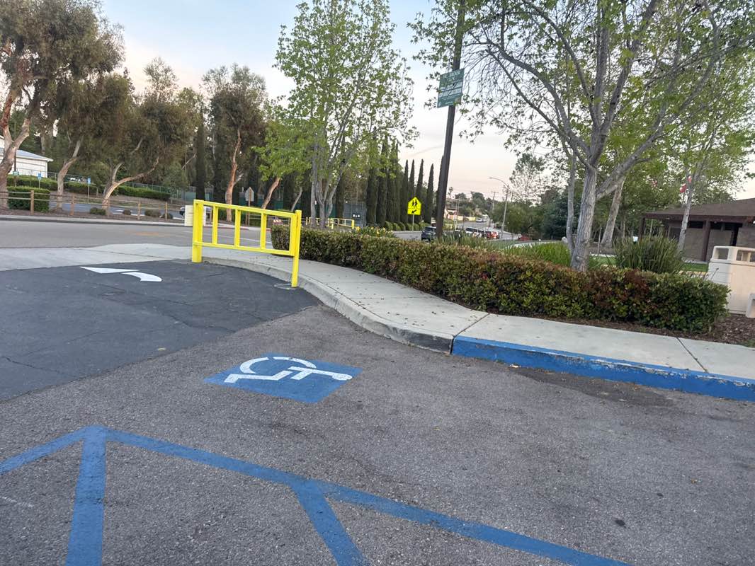 walking near me in Fallbrook Park in spring
