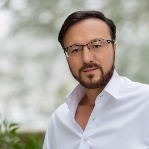 Dieter T.