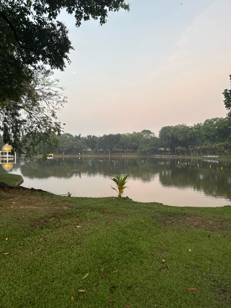 walking near me in Dataran Kemerdakaan Shah Alam in winter