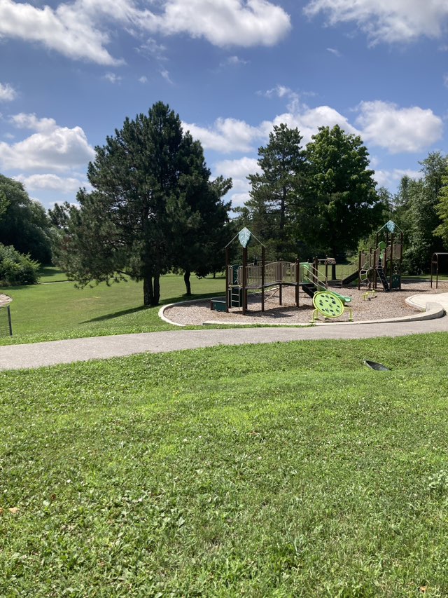 walking near me in Bullfrog Pond Park in autumn