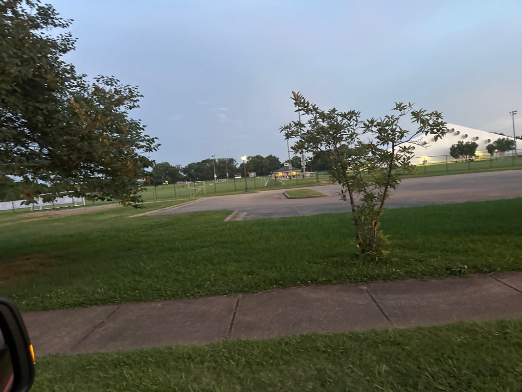 walking near me in Richard Siegel Park in summer