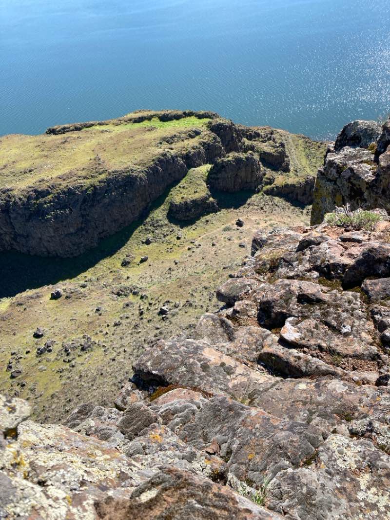 walking near me in Columbia Hills State Park in winter