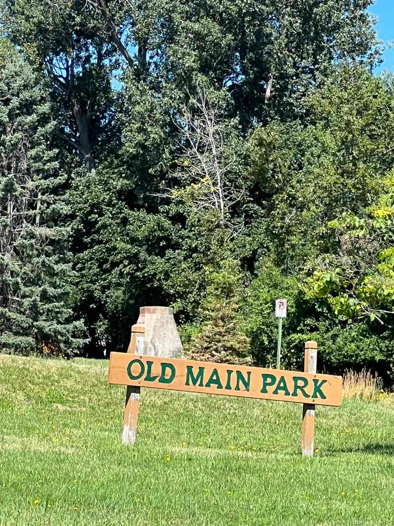 walking near me in Old Main Park in autumn