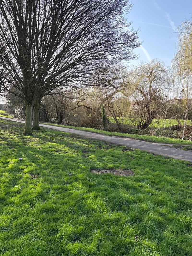 walking near me in Ruislip Gardens in winter