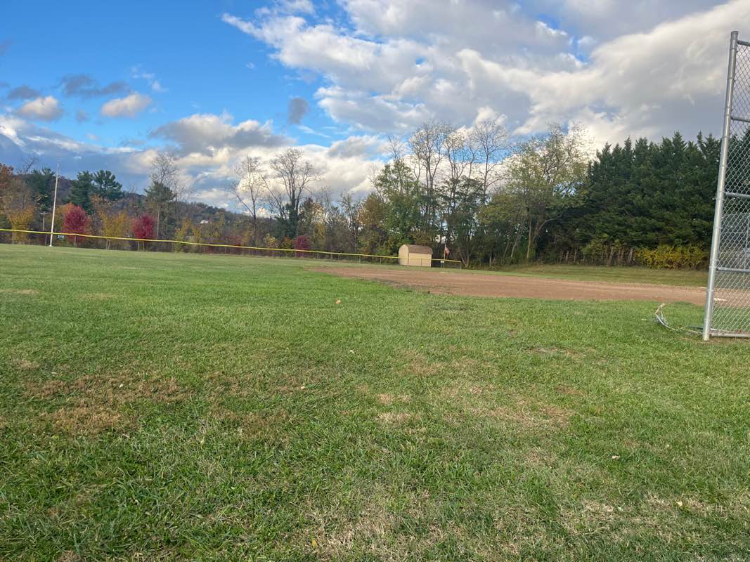 walking near me in Myersville Community Park in autumn