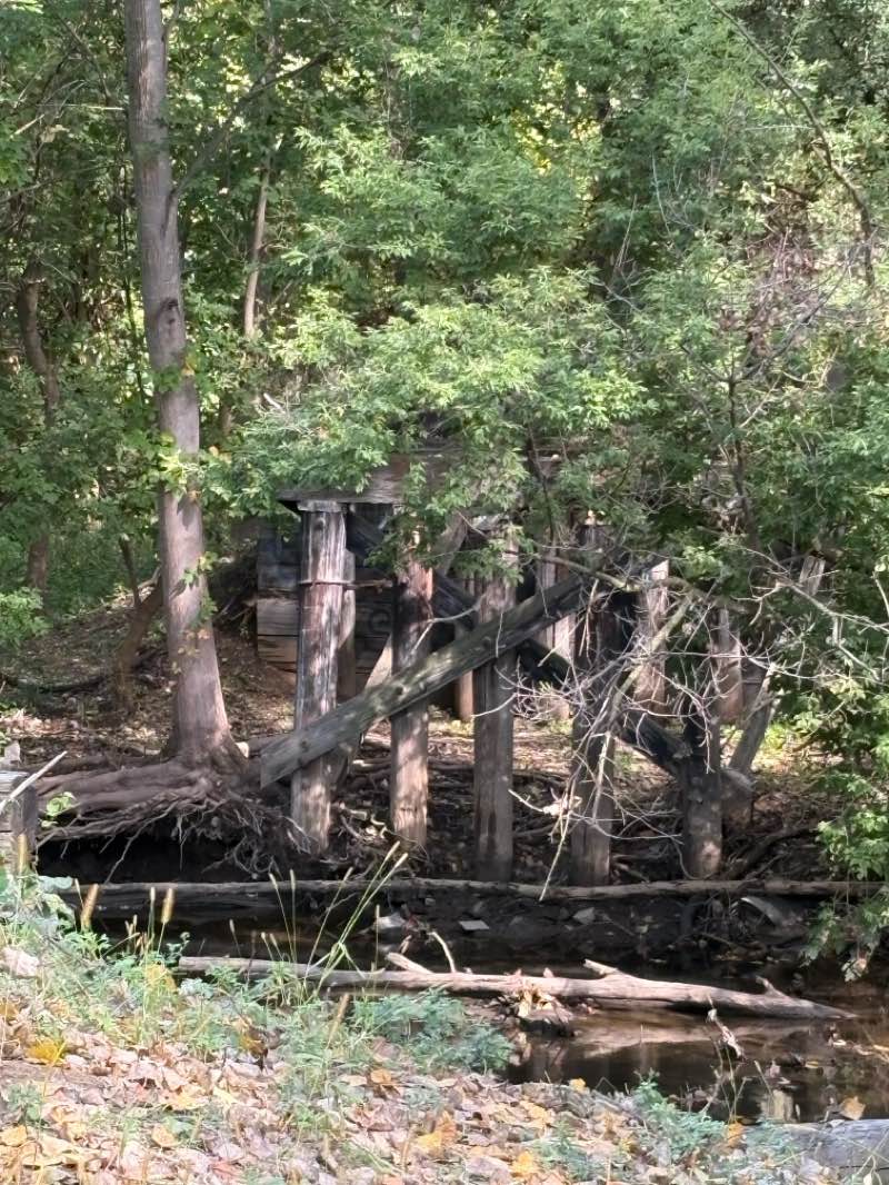 walking near me in Hawk Island County Park in autumn