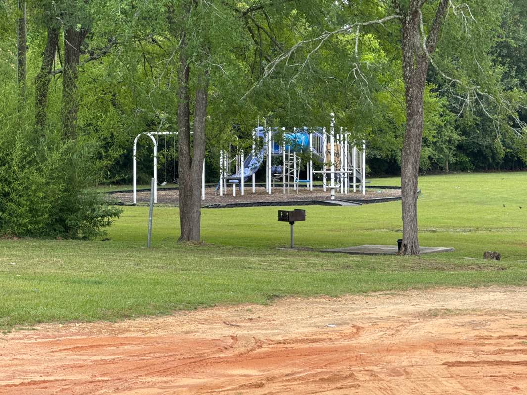 walking near me in Village Green Park in spring