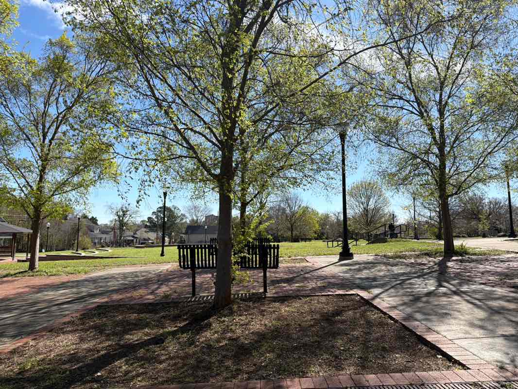 walking near me in Jefferson Long Park in spring