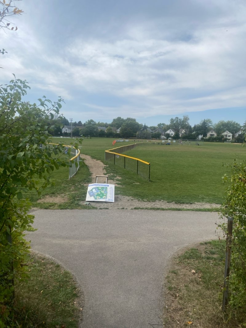 walking near me in Shoshone Park in autumn
