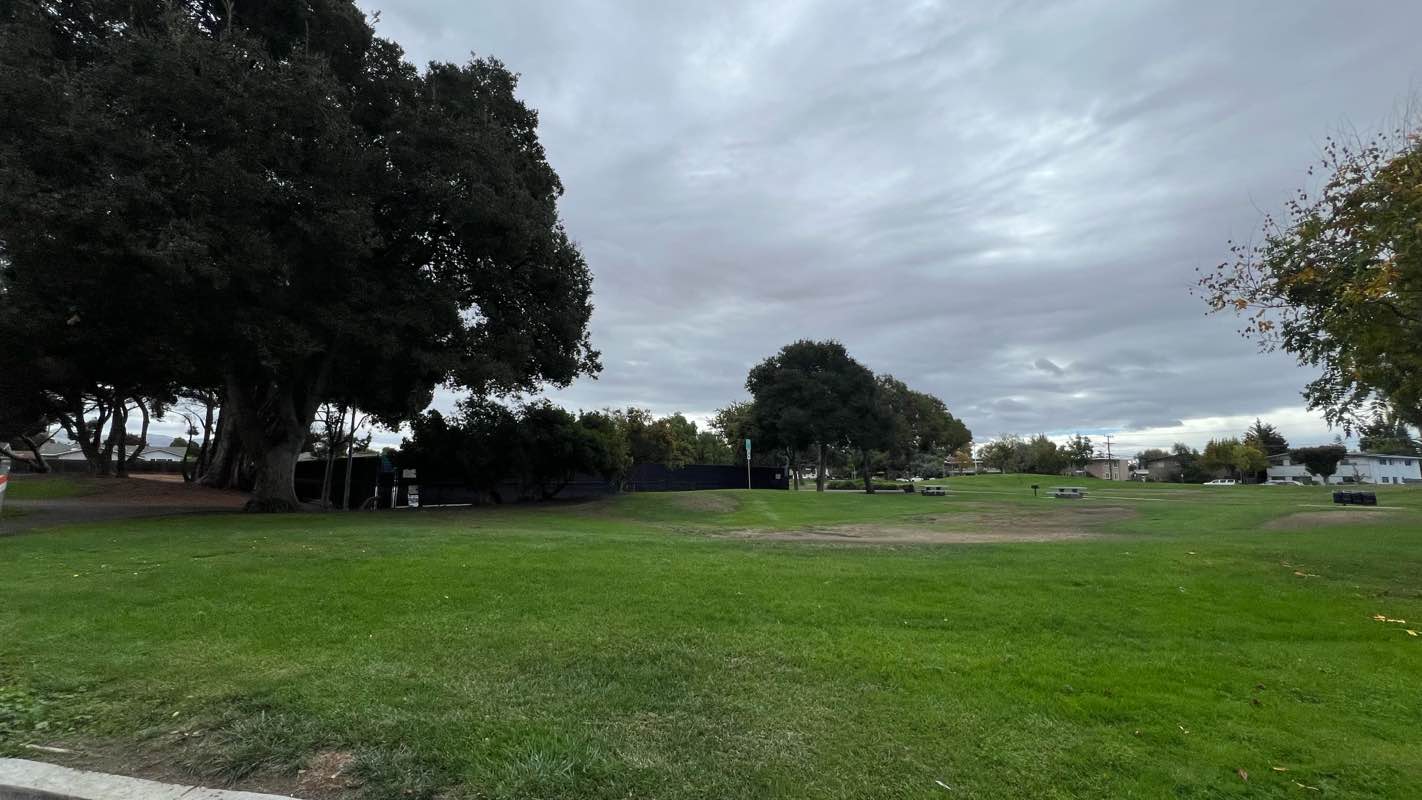 walking near me in Newark Community Park in autumn