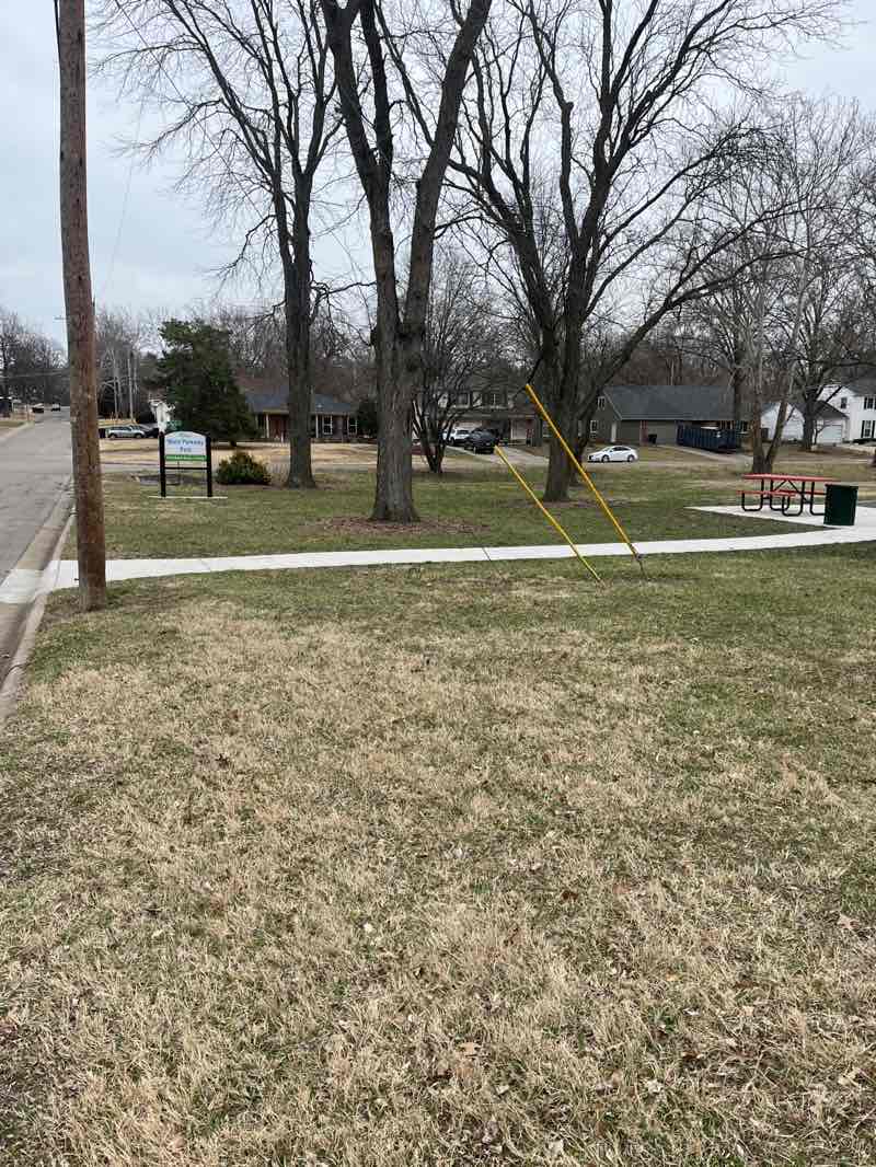 walking near me in Ward Parkway Park in spring