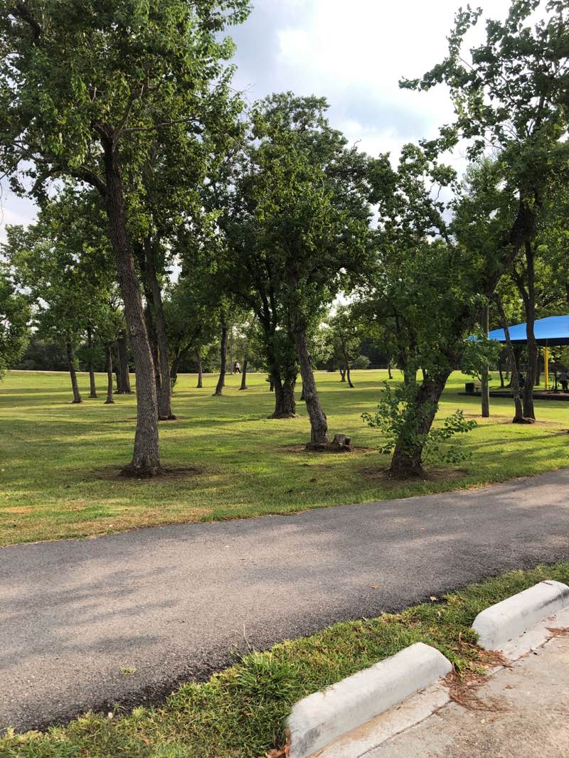 walking near me in Tom Bass Regional Park Section III in autumn