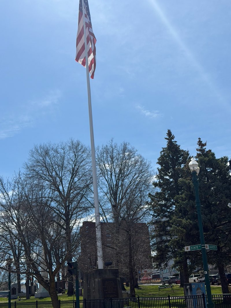 walking near me in Veterans Park in spring