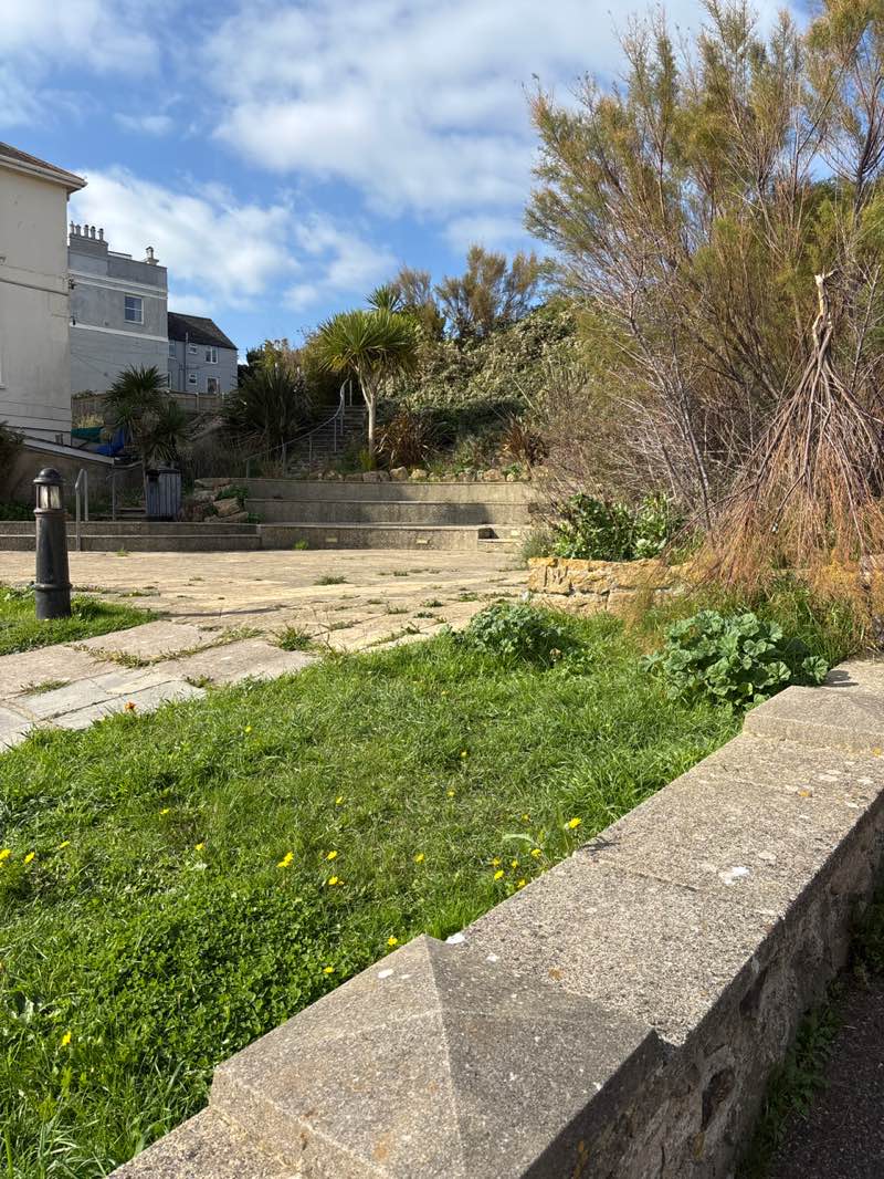 walking near me in Sea Front Gardens in autumn