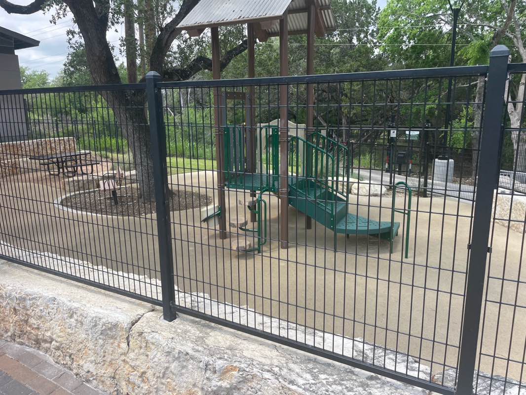 walking near me in Voigt Park in spring