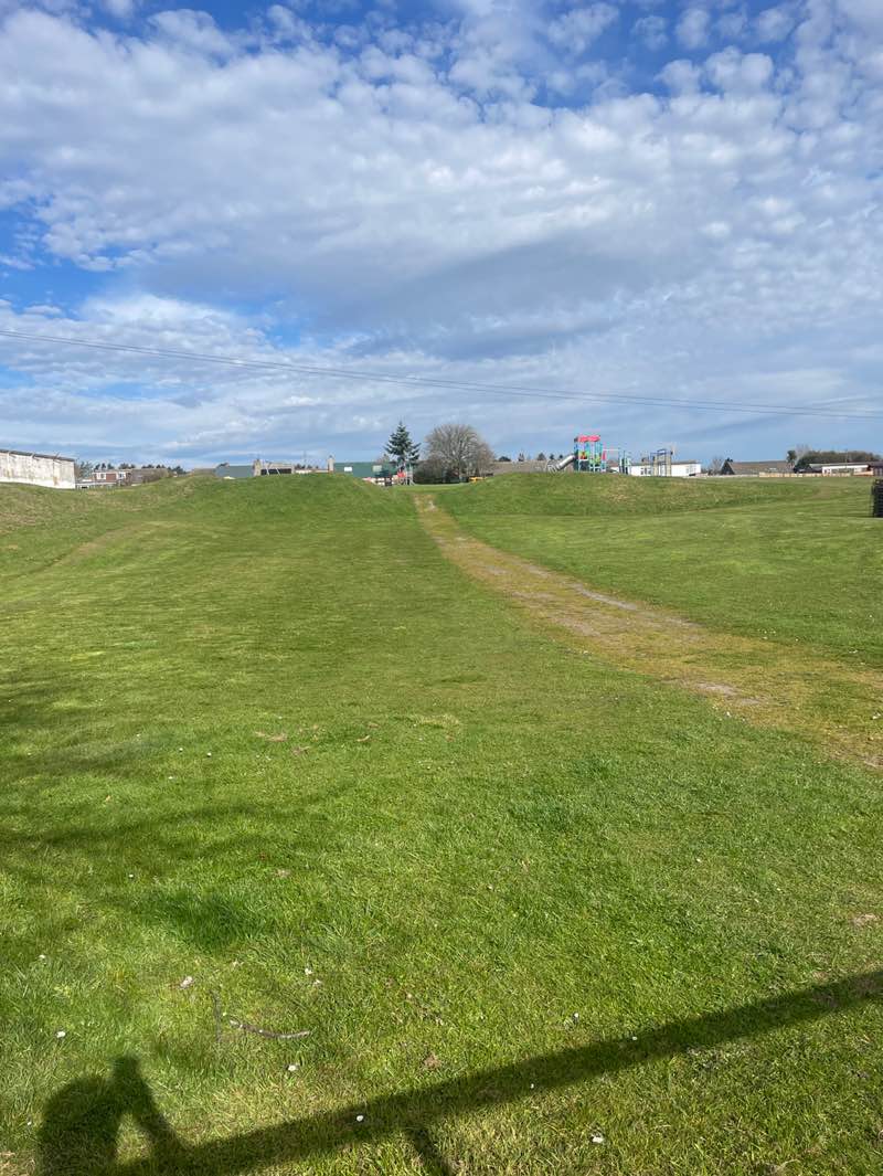 walking near me in Gordon Road Park in spring