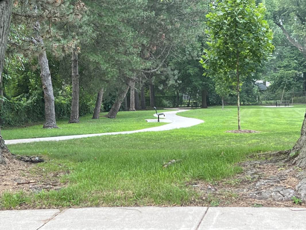 walking near me in Hudson Park in autumn