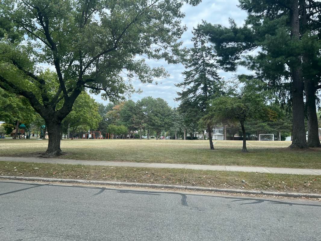 walking near me in Grant Park in autumn