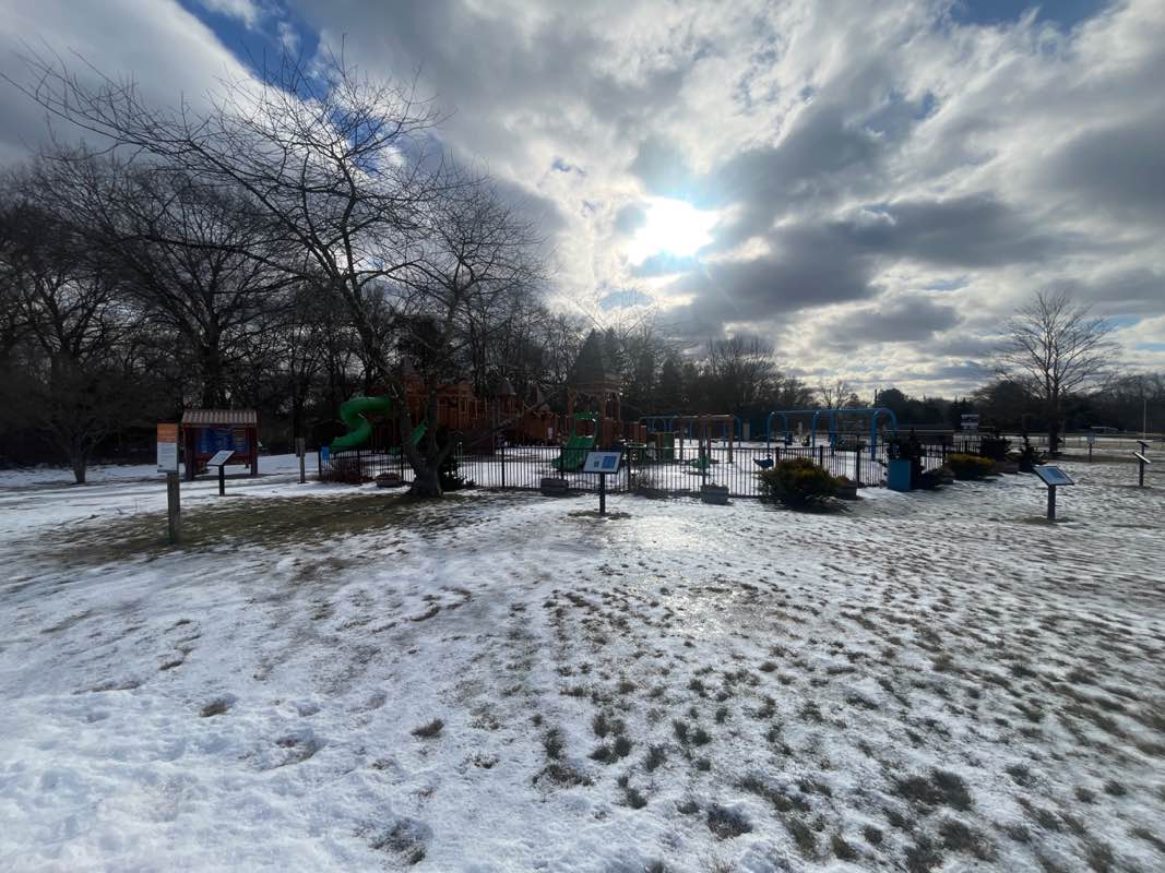 walking near me in Seamster Park in winter