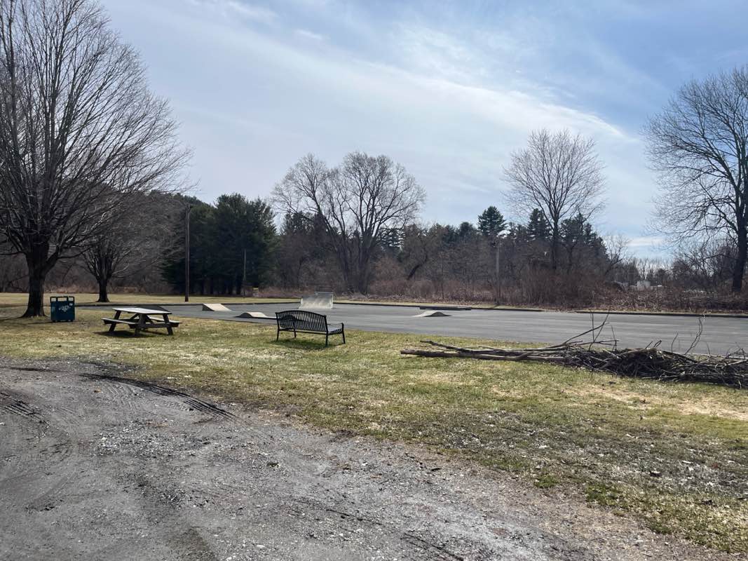 walking near me in Recreation Park in spring