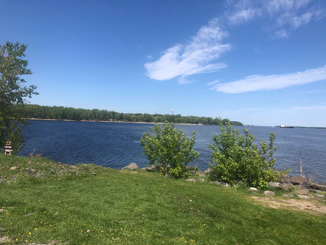 walking near me in Esplanade Trois-Rivières sur Saint-Laurent in winter