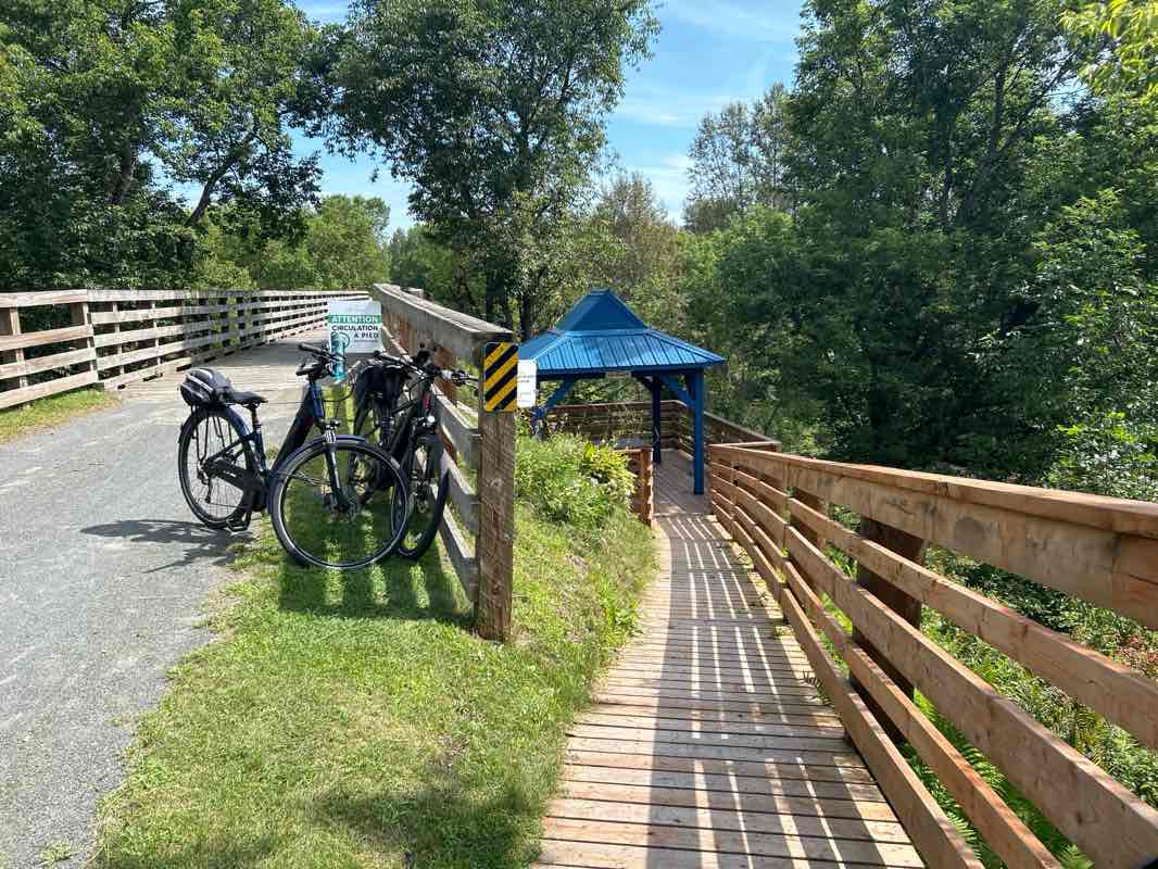 walking near me in Parc Terre des jeunes in winter