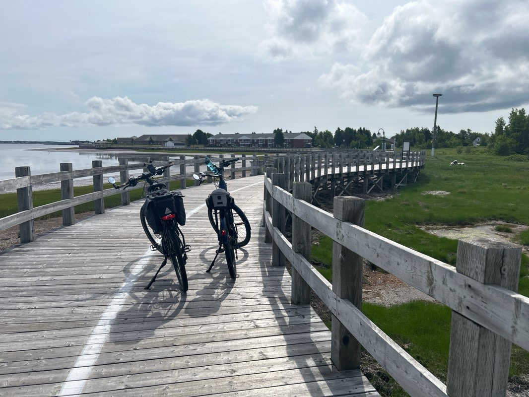 walking near me in Parc Duguay-Mallet in summer