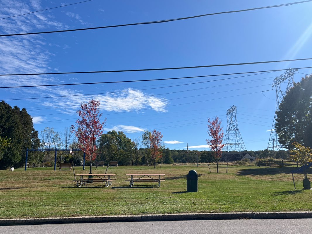 walking near me in Whiteland Farms Park in autumn