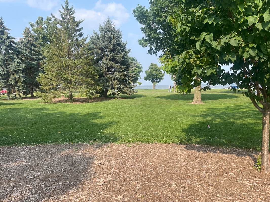 walking near me in Menominee Park in summer