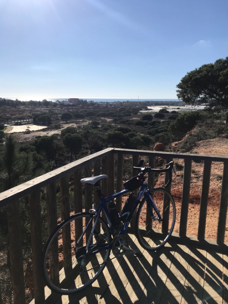 walking near me in Parque de la Gaga in winter