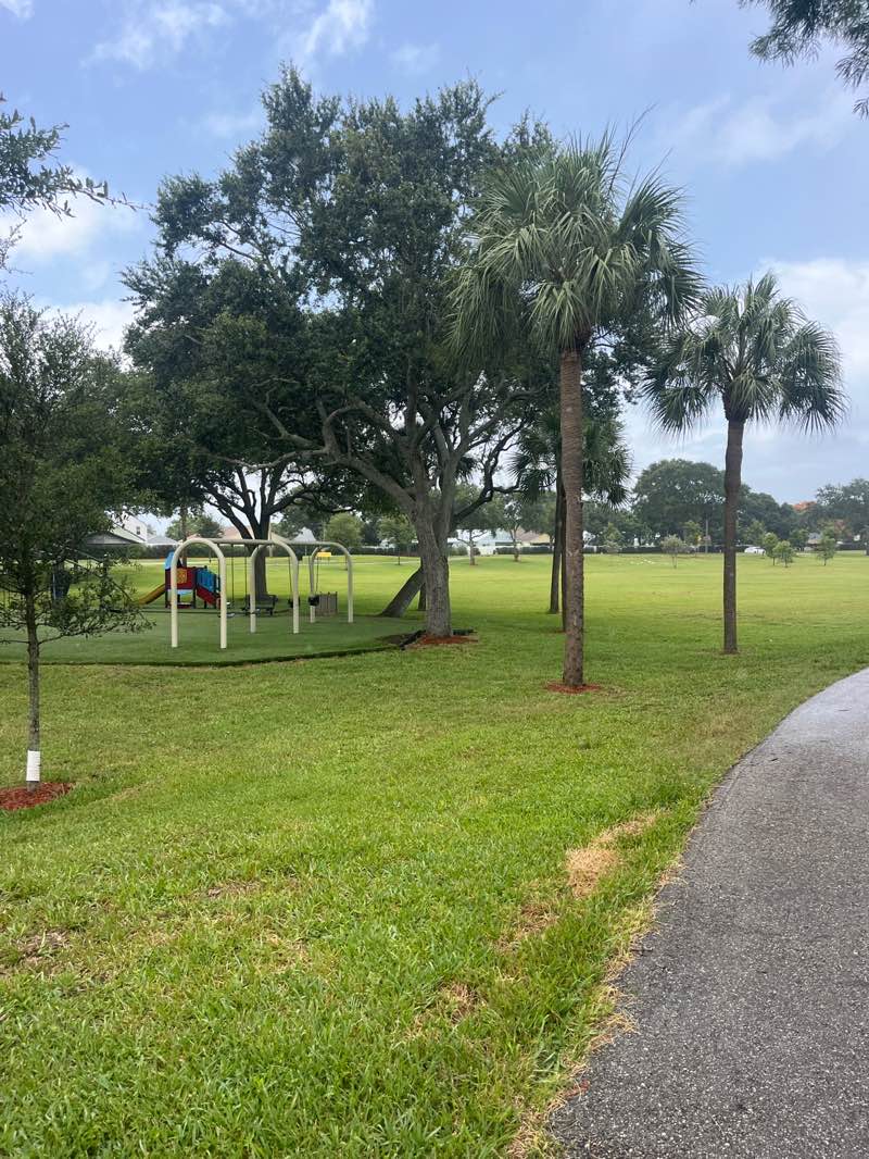 walking near me in Boynton Lakes Park in summer