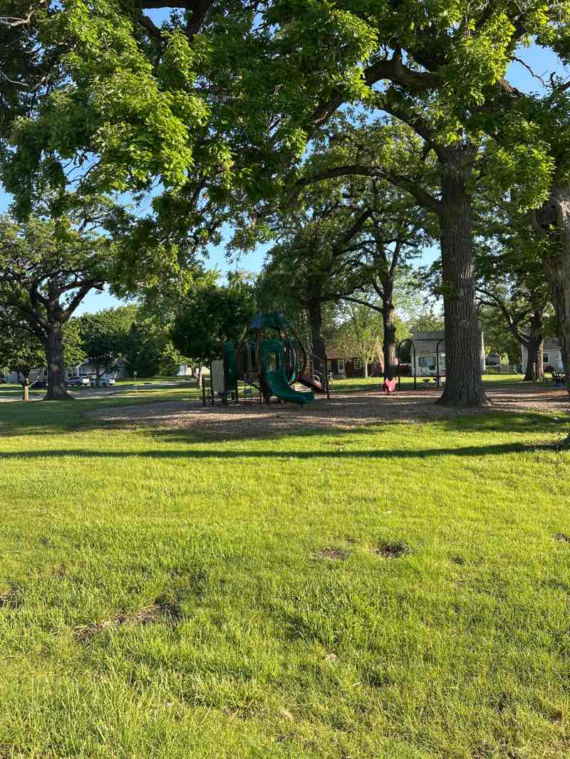 walking near me in Salem Boulevard Park in summer